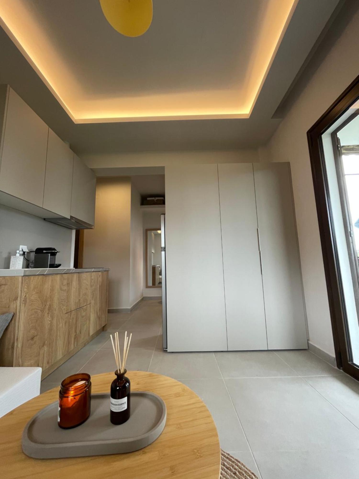 Bay Leaves Apartment *