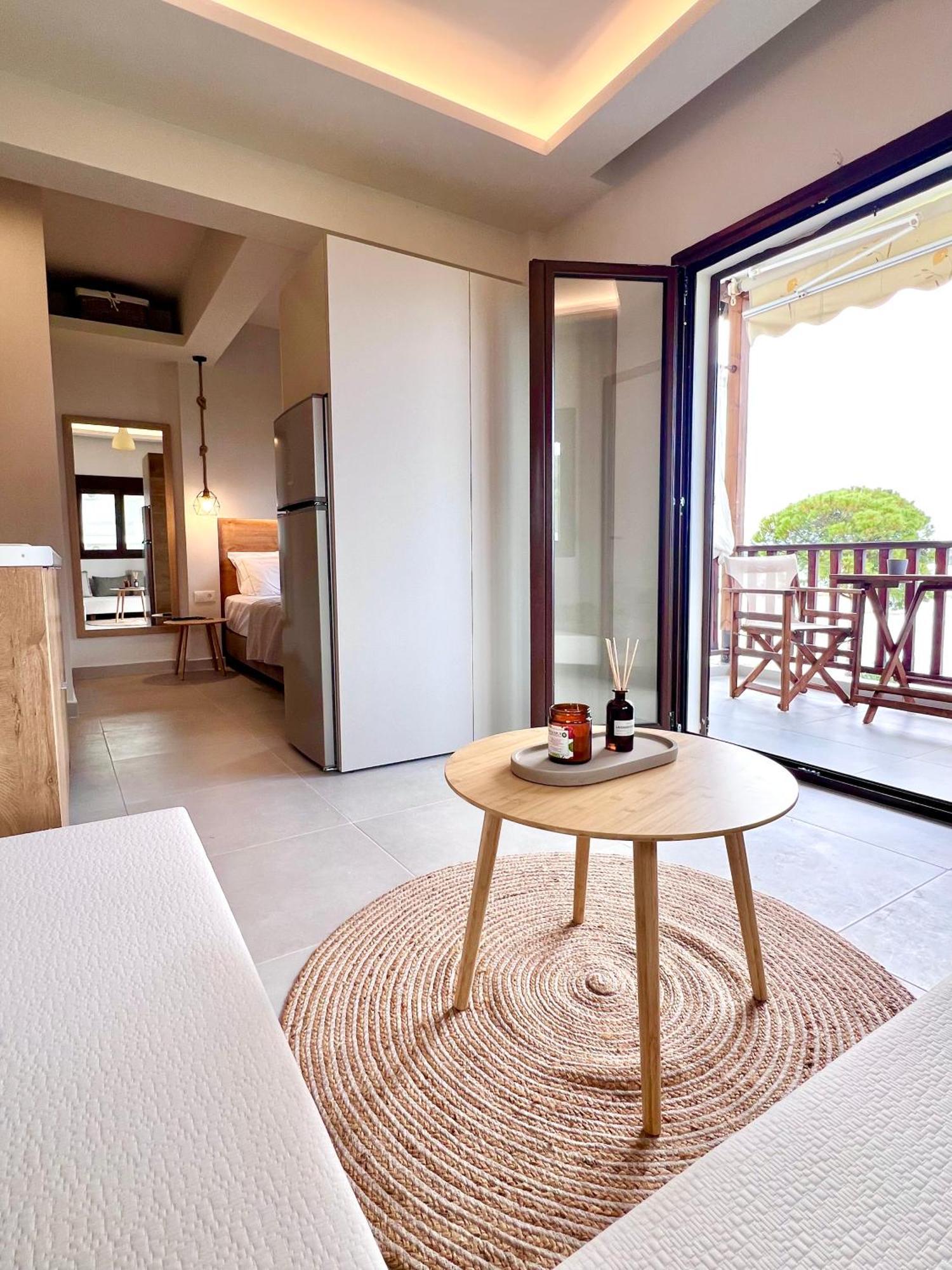 Bay Leaves Apartment